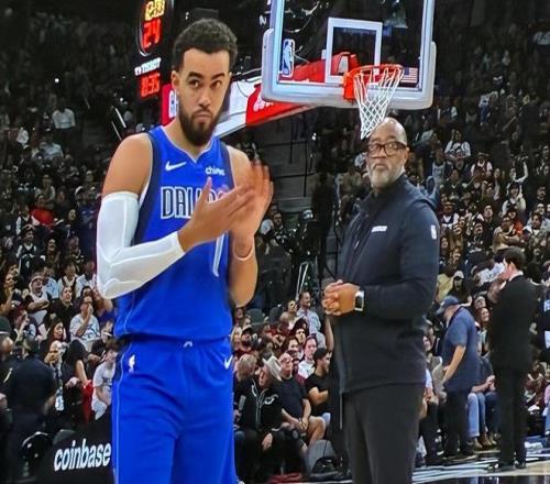 阿莫林新官,上任一鸣惊,曼联瞄准英,金宝博188bet体育官网,金宝博188bet体育平台,金宝博188bet体育链接,金宝博188bet体育官方